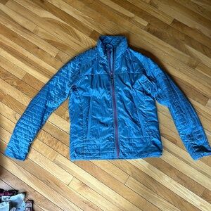 Helly Hansen puffer zip up coat size large